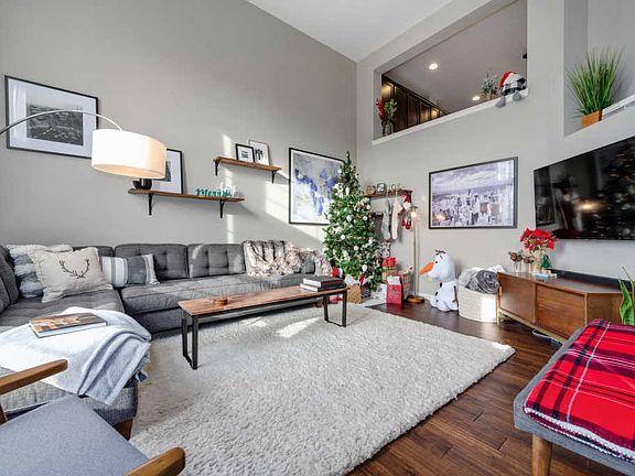 3rd image of 10628 W 153rd Pl