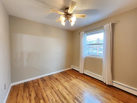 Rented by Astoria Realty | media 18