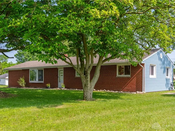 3093 Warner Dr, Fairborn, OH 45324