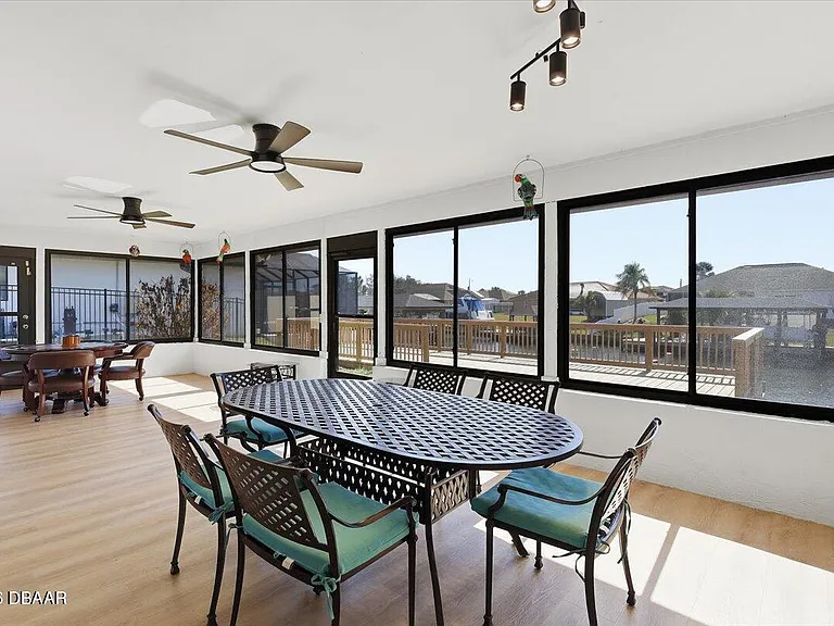 10 Flametree Ct — Photo 28
