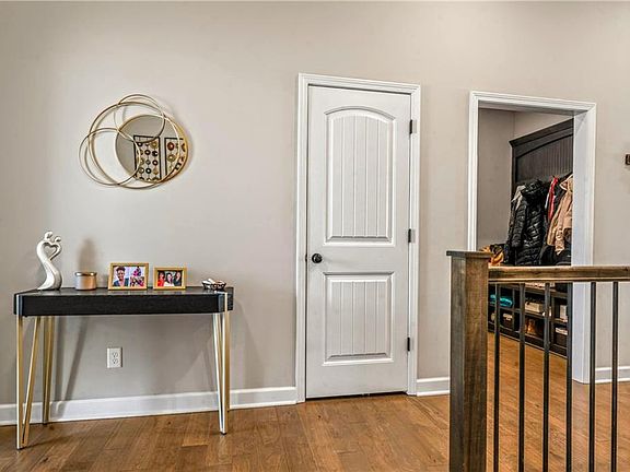 3rd image of 1829 NE Riley Dr