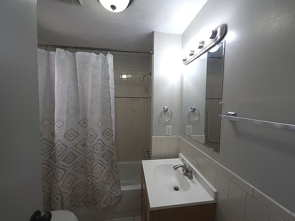 5th image of 602 Wall Ave #1