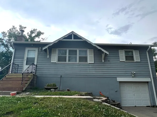 6748 Kansas Ave, Omaha, NE 68104