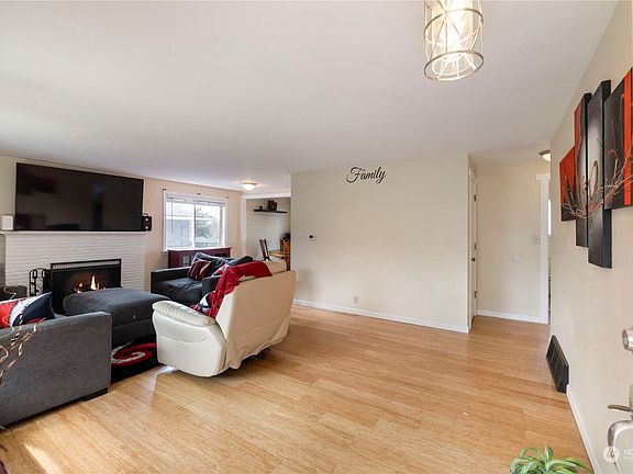 5th image of 7642 S Thompson Avenue