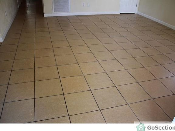 3rd image of 2870 Lenox Ave
