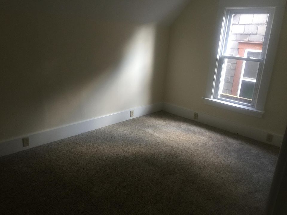 East bedroom