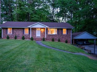 6140 Hollow Wood Ct, Winston Salem, NC 27104