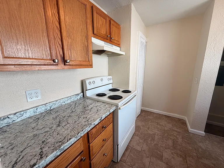 3915 Hoiles Ave — Photo 6