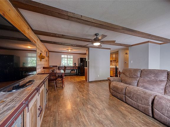 4th image of 689 Fruitwood Dr