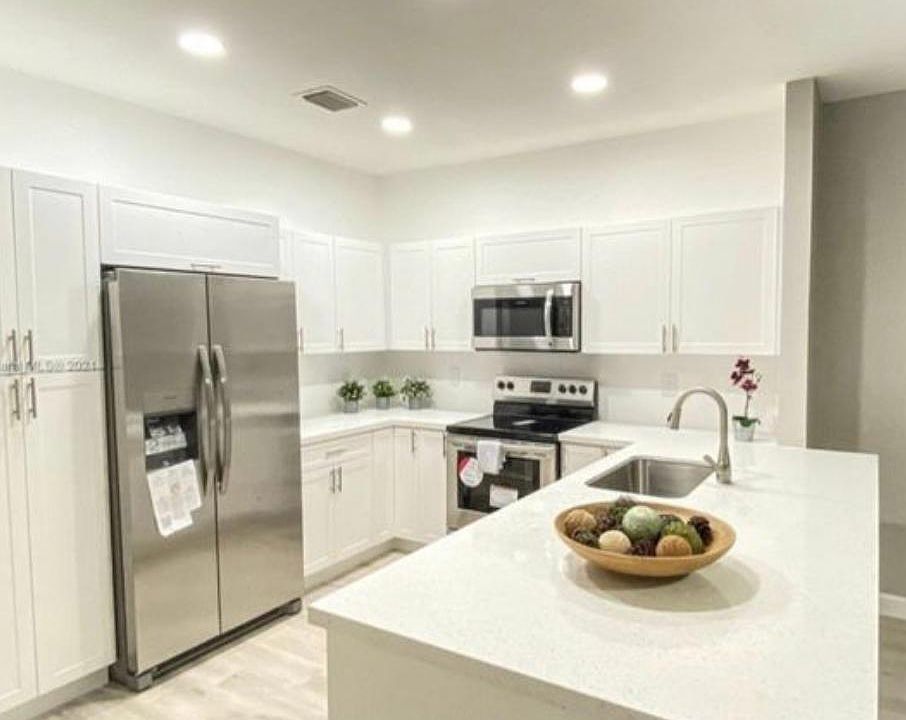 1st image of 3012 W Missionwood Ln