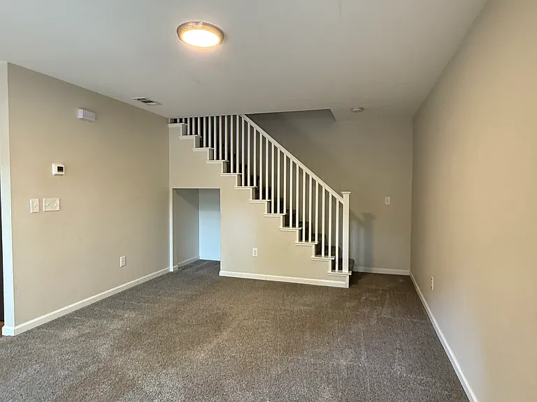 1352 Drake Dr #D — Photo 1