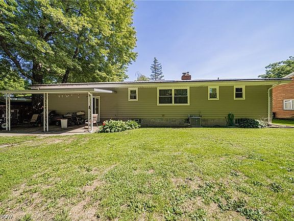 5th image of 824 Marshall Dr