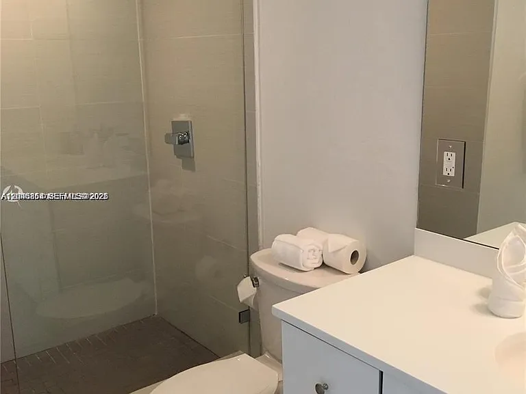 1601 Meridian Ave #110 — Photo 5