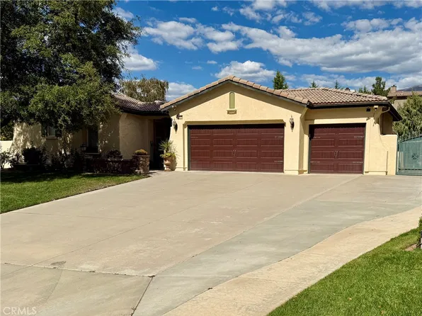 13920 Meadow View Ln, Yucaipa, CA 92399