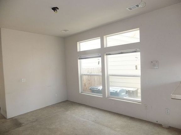 5th image of 9921 Flora Vista St