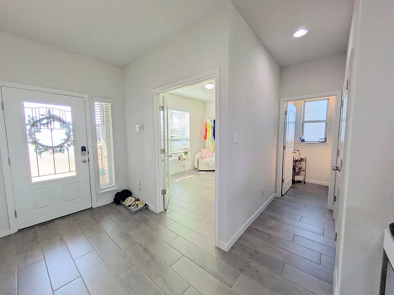 3216 Morlanga St — Photo 5