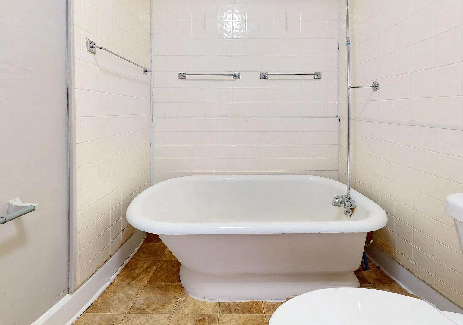 427 Smith Ave NW — Photo 3