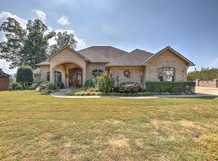 300 Golf Trace Dr #B, Greeneville, TN 37743