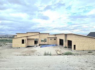 151 Lookout Point Dr, Selah, WA 98942