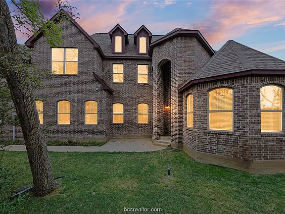 3rd image of 11795 Great Oaks Dr