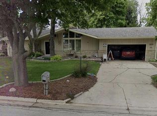444 E Groveland Dr, Oak Creek, WI 53154