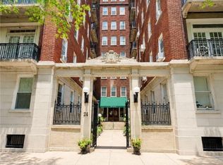 24 E Liberty St, Savannah, GA 31401