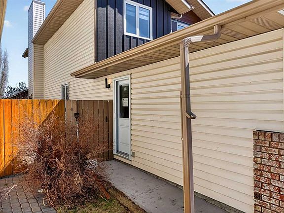 5th image of 42 W Sunvista Cres SE