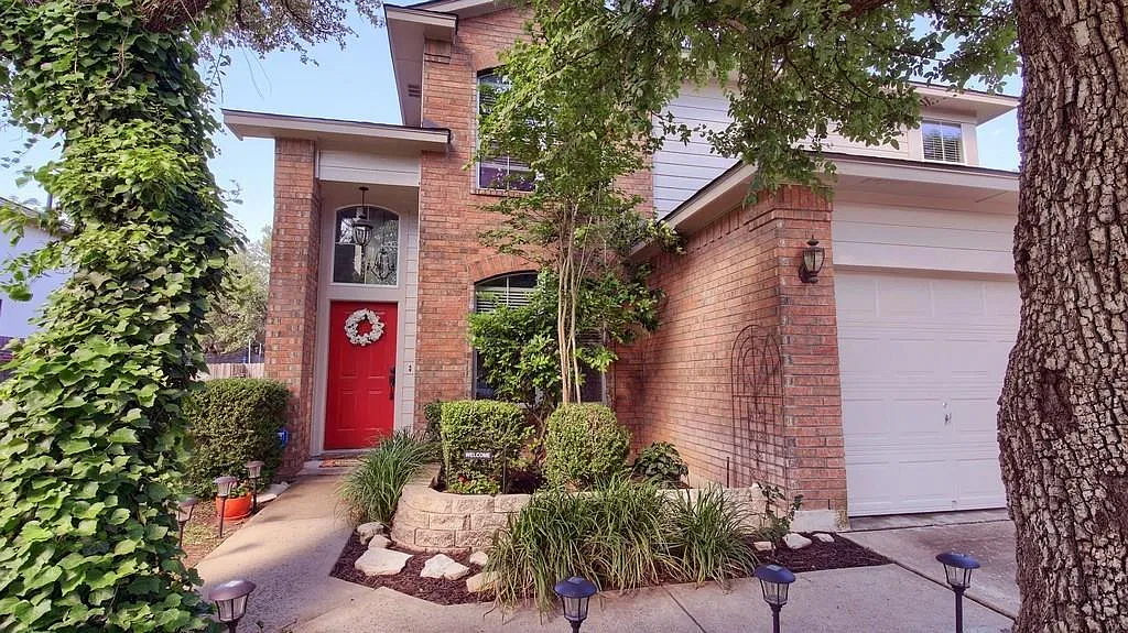 3 bed, 2.5 bath, 1975 sqft, $2,100 — Photo 1