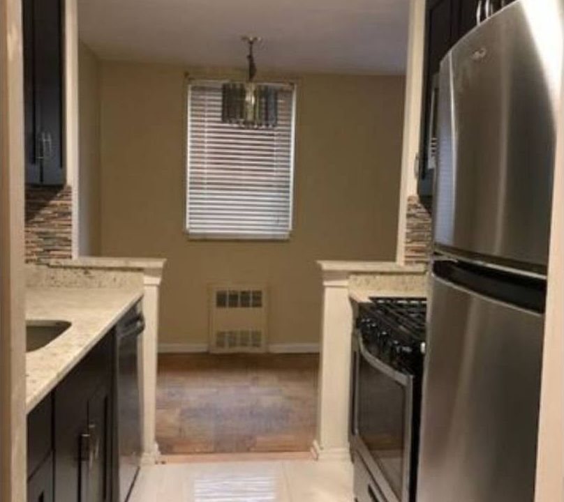 2nd image of 1165 E 54th St APT 2E