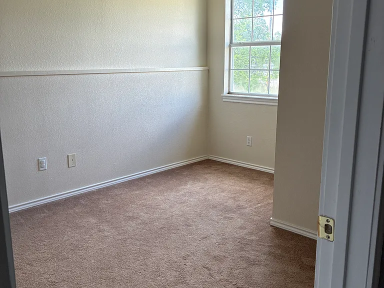 406 N Denny St #B — Photo 15