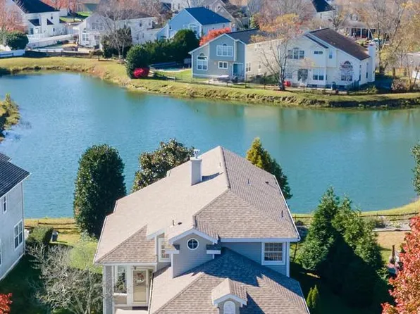 25 La Costa Dr, Egg Harbor Township, NJ 08234