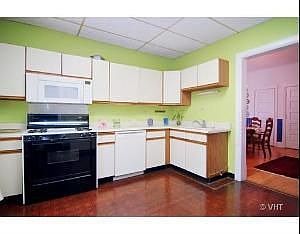 4th image of 3445 N Janssen Ave