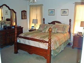 3rd image of 2106 Parksville Way