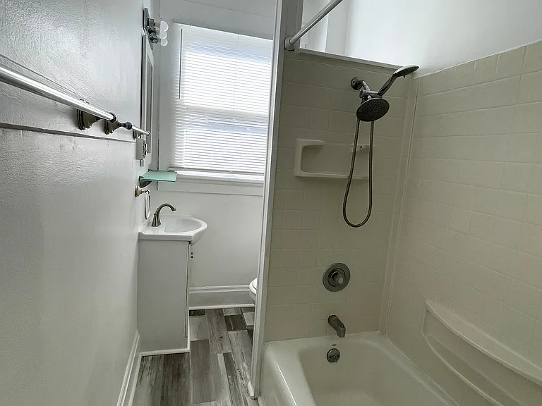610 S Lazelle St — Photo 10