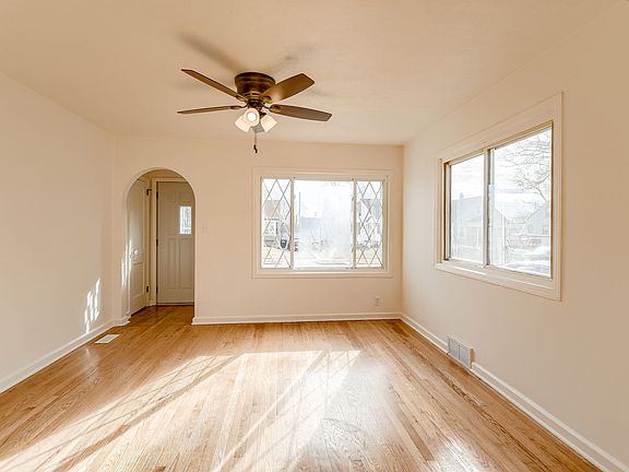 4th image of 4328 N 32nd St