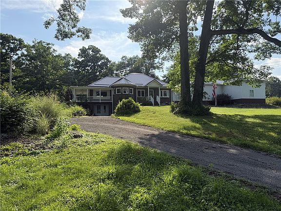 2nd image of 644 Freeport Rd