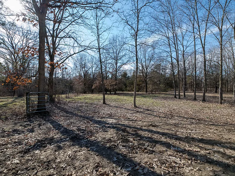 7900 E Saint Charles Rd — Photo 27