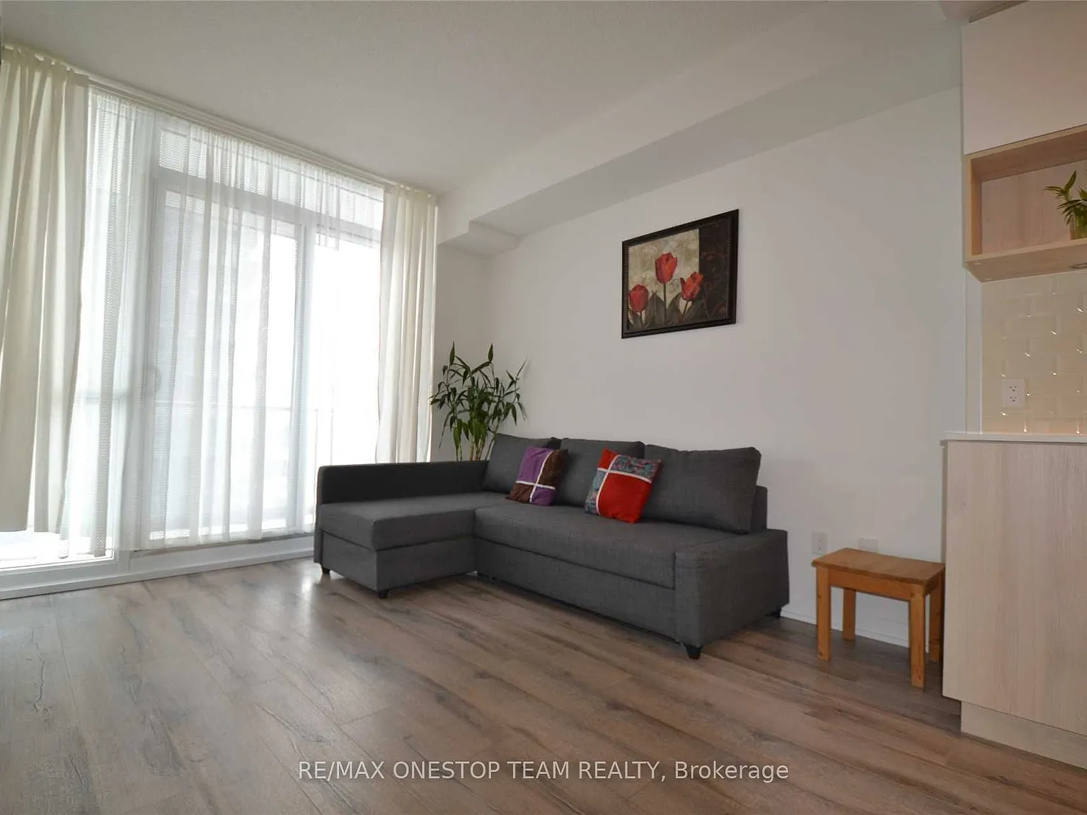 2 bed, $2,400 — Photo 4