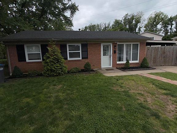 3rd image of 11818 Mahogany Dr