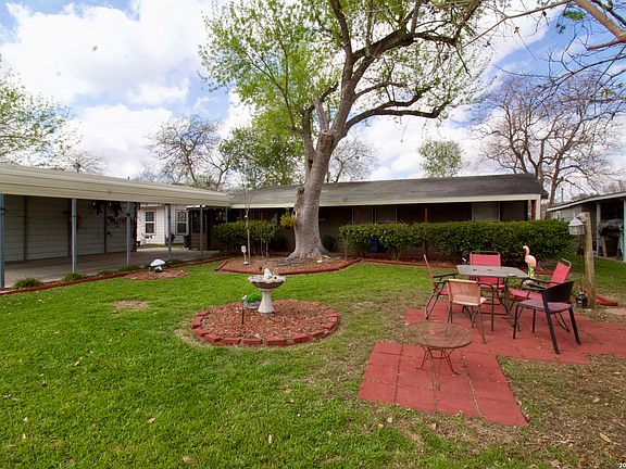 2nd image of 1013 E Hutchinson