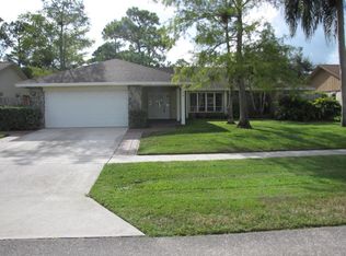 879 Lemongrass Ln, Wellington, FL 33414