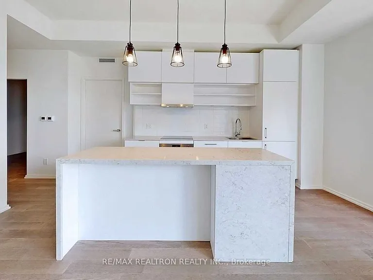 5 Soudan Ave #1628 — Photo 13