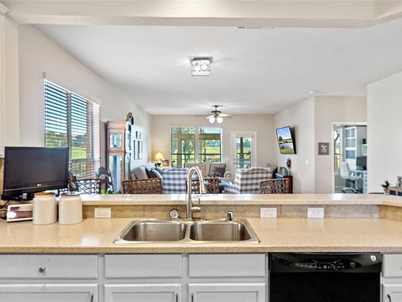 5th image of 6613 Algarve Dr