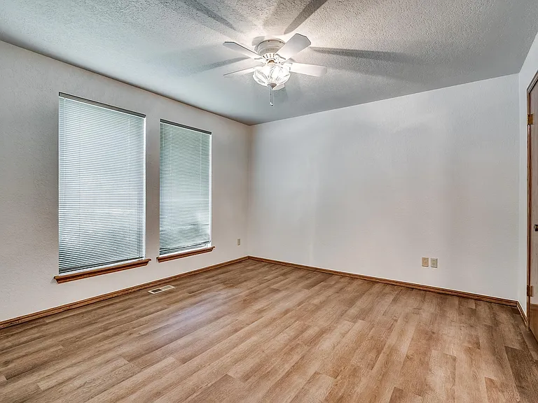 1111 Robin Hood Ln — Photo 10