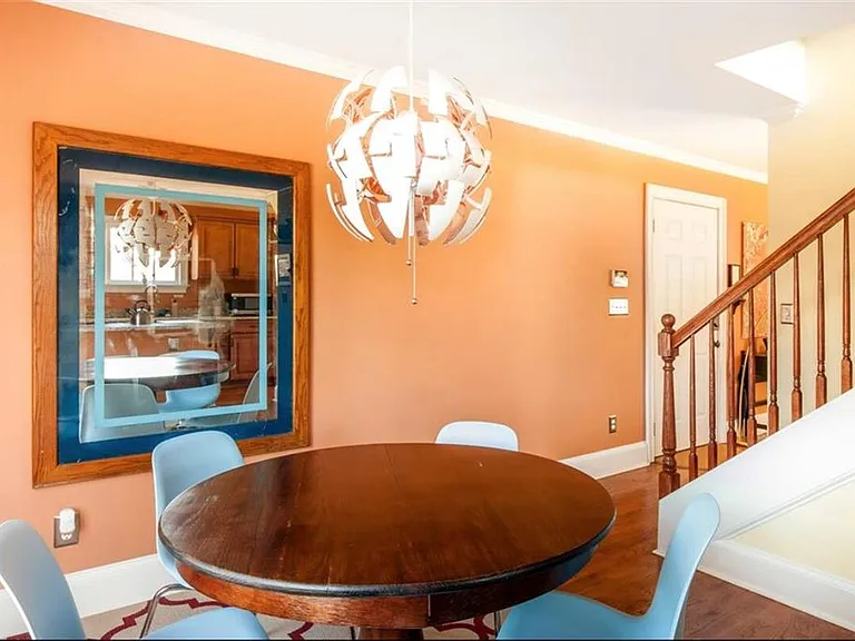 20 Hilliard St NE — Photo 8