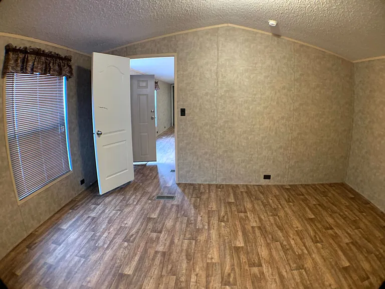 3831 SW South Park Ave — Photo 5