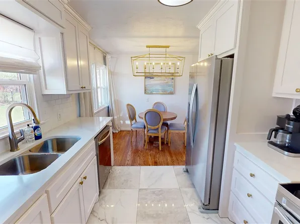 820 W Moore Ave, Ave, OK 74075