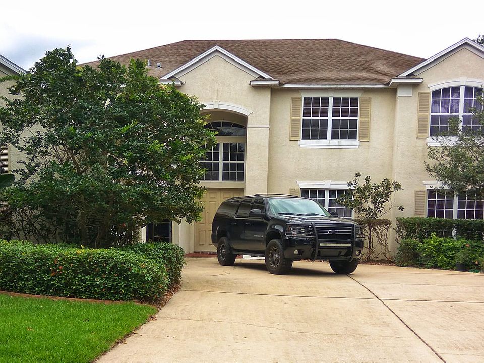 1st image of 303 Carriage Oak Pl