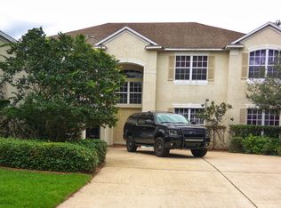303 Carriage Oak Pl, Seffner, FL 33584
