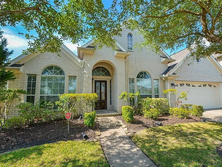 6726 Oakman Ln — Photo 1